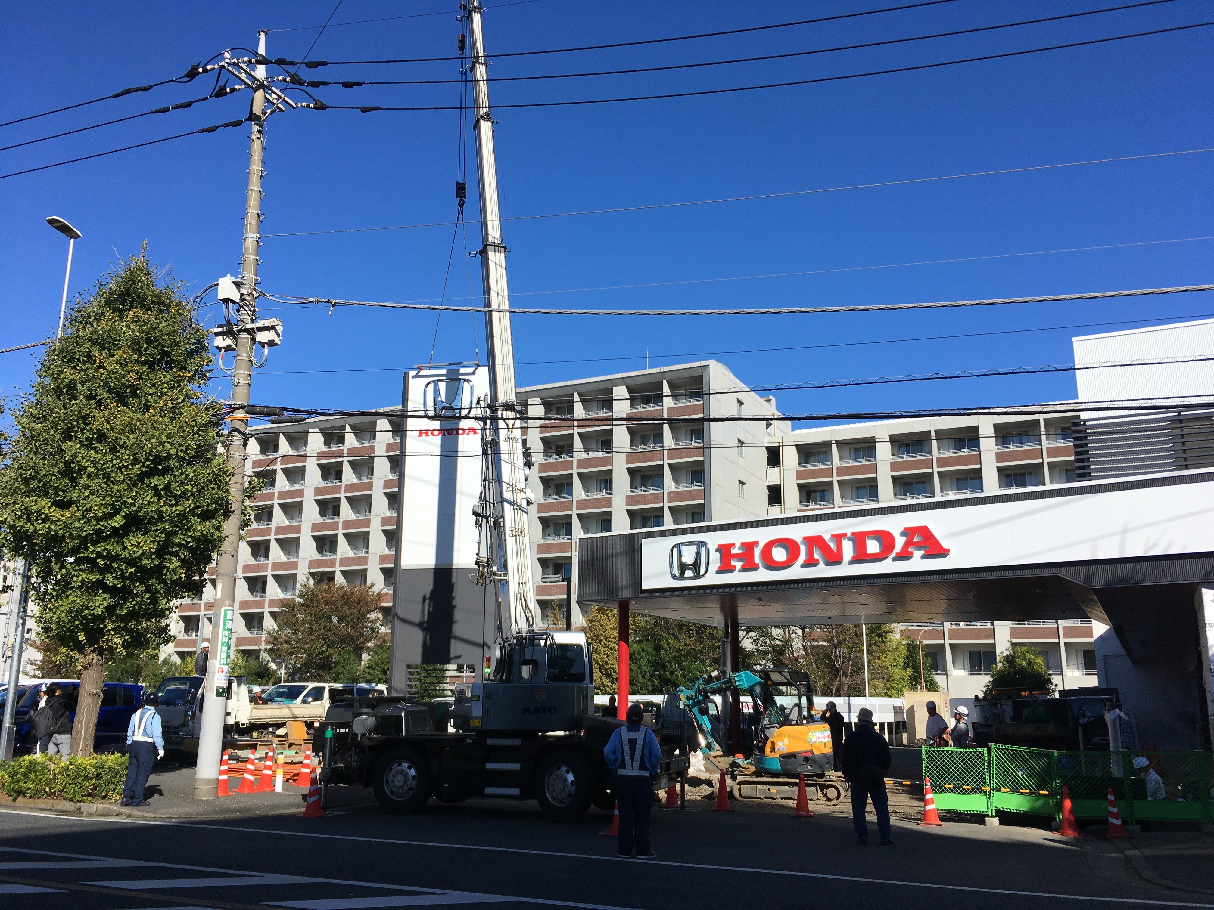 Honda Cars 埼玉 和光中央店（〒351-0114 埼玉県和光市本町１８−１８−１）